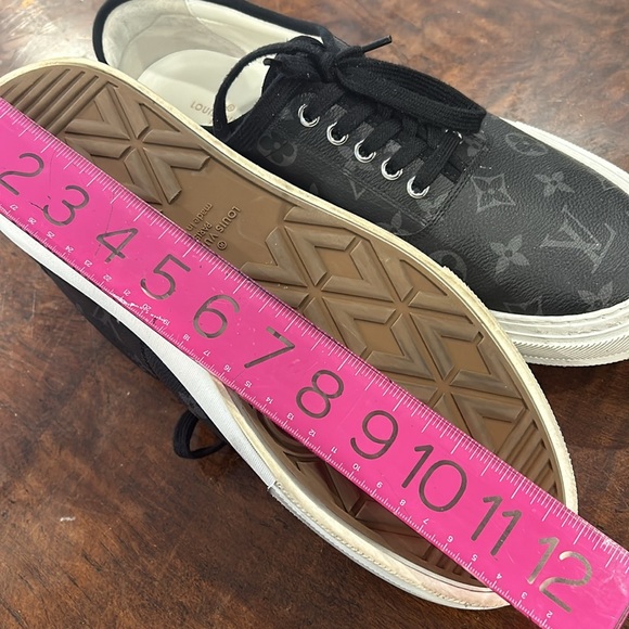 Authentic Men’s Louis Vuitton Black LV Logo Sneakers,Sz 10 - Picture 8 of 9